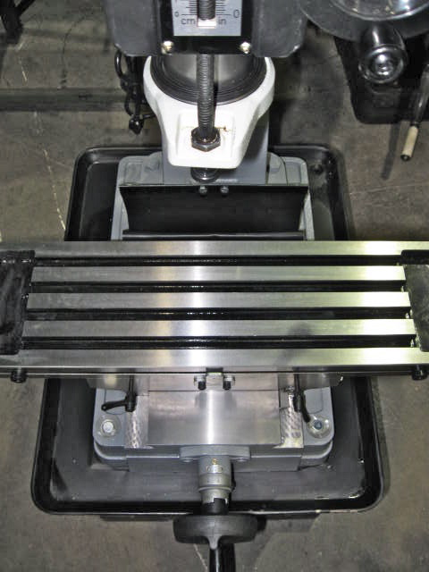 X=16" - Y=7" - Z=12" MAGNA ... VERTICAL DRILL / MILL (12 Speed)